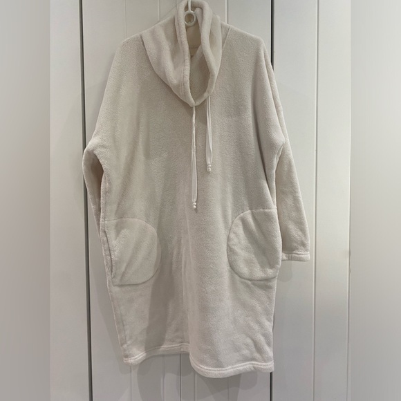 Tribal fleece pullover - Picture 2 of 6